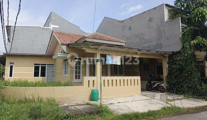 Rumah Posisi Hook Sejuk Cluster Lembah Hijau 