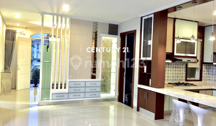 Rumah Mewah 2 Lantai Furnished di Cluster Oakwood Lippo Cikarang 2