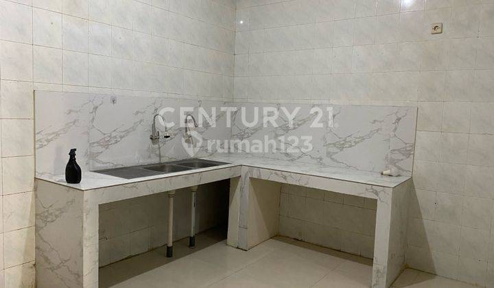 Disewakan Rumah Baru Meadow 6 Kamar, Kosongan 2