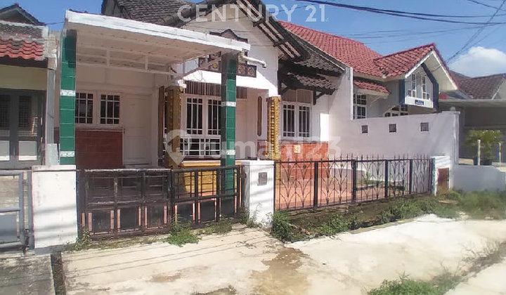 Nice & Comfortable House in Taman Sentosa Cikarang 2
