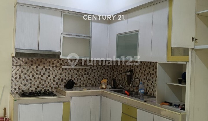 Nice House Ready to Occupy in Beverly Lippo Cikarang Cluster 2