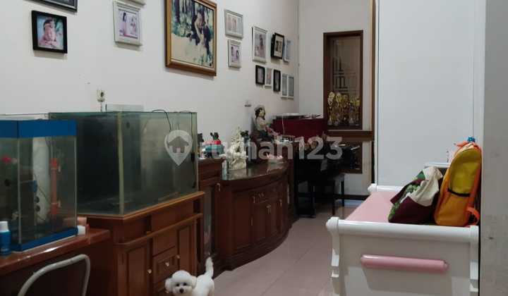 Rumah Luas Premium Siap Huni di Mayjend Sutoyo  2