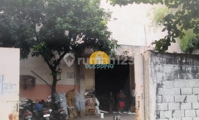 Strategic Warehouse Suitable for Business on Puspowarno Street