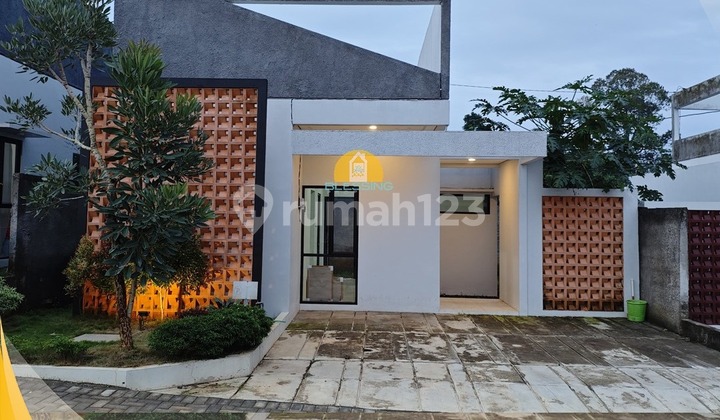 Rumah Siap Pakai Strategis di Alamandha Village Mijen 1