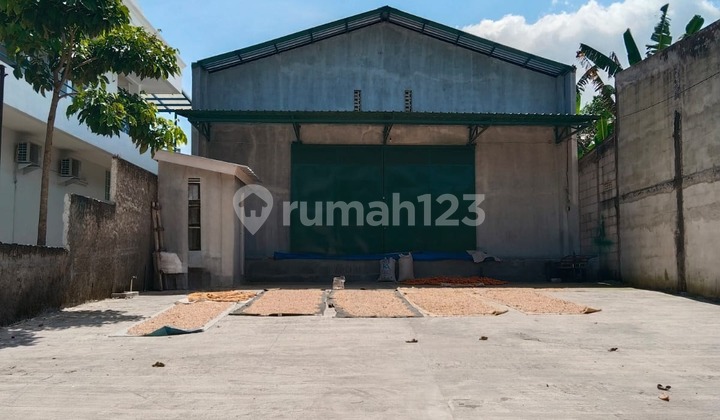 Disewakan Gudang Luas dan Siap Pakai di Mijen