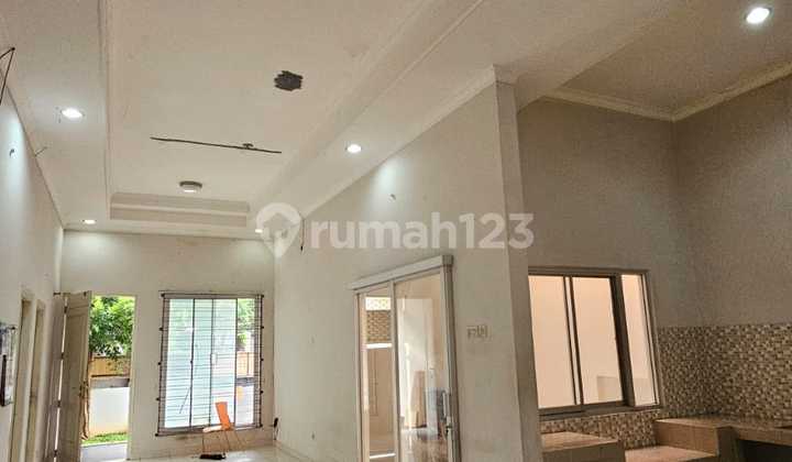 Rumah Bagus Siap Huni di Jl Sumbawa Semarang Timur 2