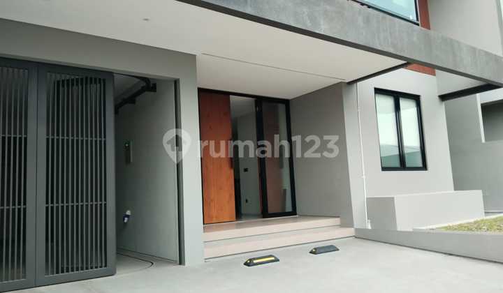 Rumah Premium Strategis Bagus Siap Huni di Bukit Sari 2