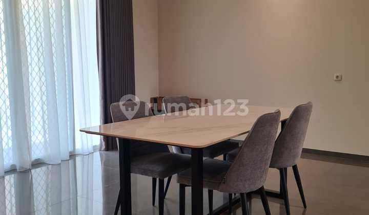 Disewakan Rumah Bagus dan Siap Huni di Candi Golf 2