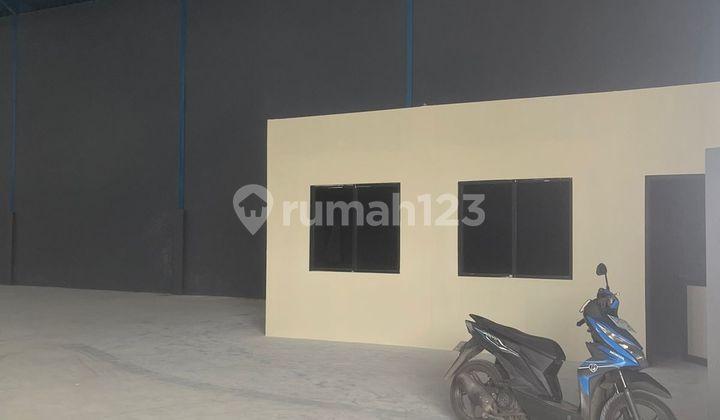 Strategic Warehouse Ready for Use Business Complex Banjardowo Warehouse 2