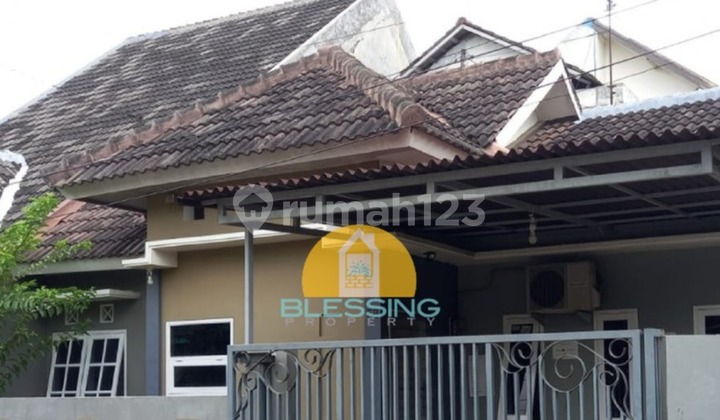 Rumah Hook Strategis di Griya Arteri Sari 1