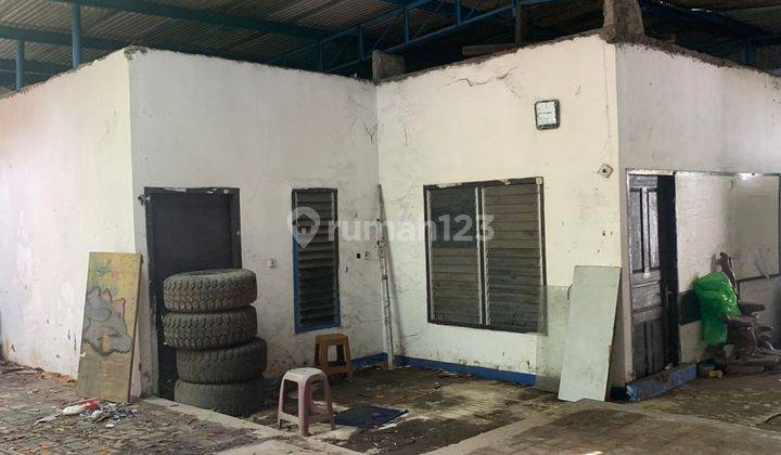 Gudang di jl.karyawan 1 ciledug 10