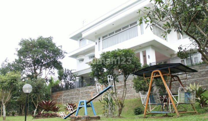 Dijual butuh villa/ rumah di puncak jalan raya ciloto 1