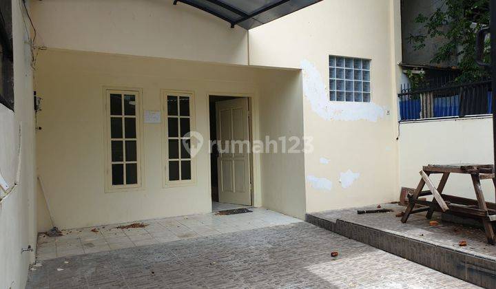 Rumah di jual murah,2 lantai,siap huni.dekat pasar 150 m. 2