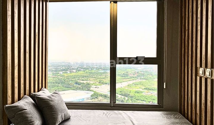 Orange County Apartment Pasadena Tower with Green Natural View