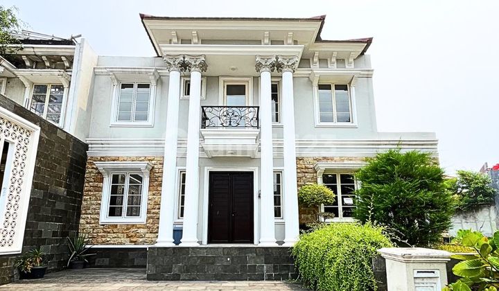 Luxury House in the Exclusive Oakwood Residence Area, Lippo Cikarang