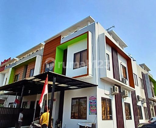 Rukost Columbus Ramai dan Penuh di Tengah Kota Karawang Barat Rukost Columbus Ramai dan Penuh di Tengah Kota Karawang Barat