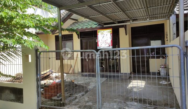 Rumah di Mekar Indah di Tepi Jalan Boulevard dan Golf Area Jababeka 2