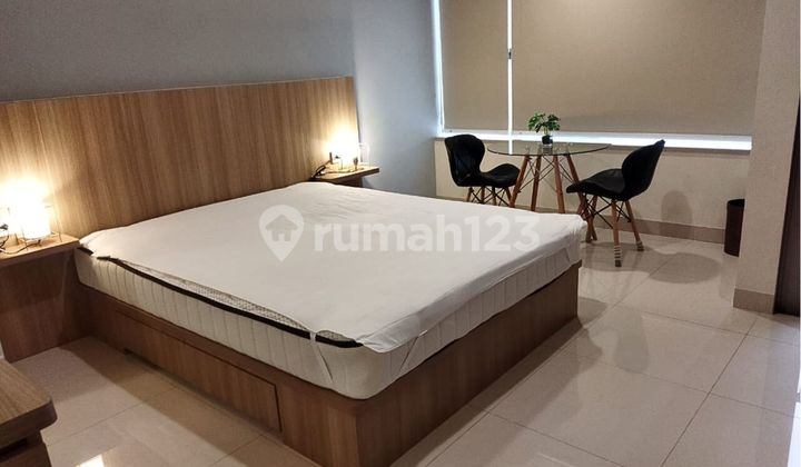 Newport Orange County Apartment - Ideal for Expatriates, Favorite Location!