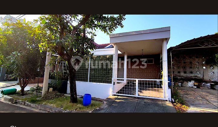 Family Home in a Comfortable Environment at Beverly Cluster Garden [Lippo-Cikarang]