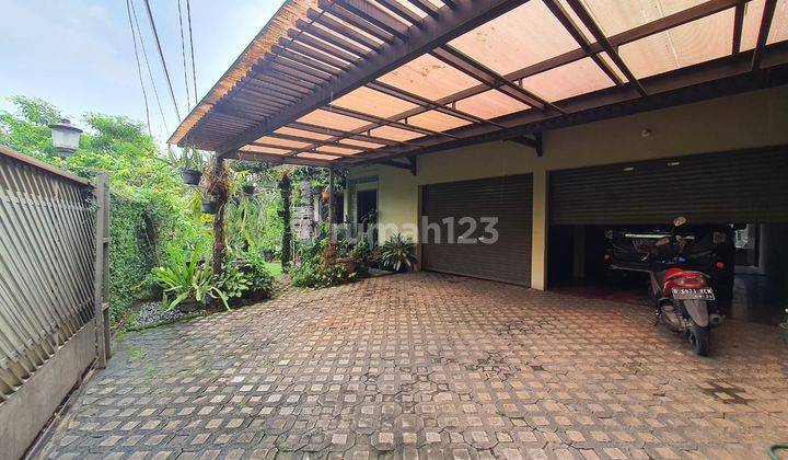 Rumah Besar di Bintaro Sektor 1 Taman Luas Cocok untuk Keluarga 1