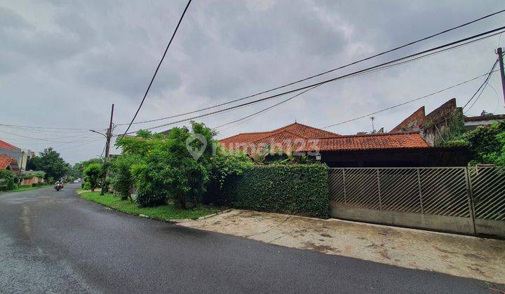 Rumah Besar di Bintaro Sektor 1 Taman Luas Cocok untuk Keluarga 2