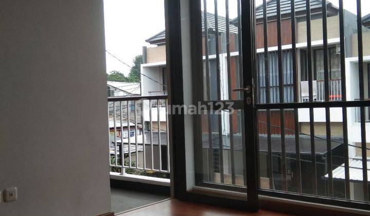 Rumah Minimalis Siap Huni di BSD dekat Stasiun dan Pasar Modern 2