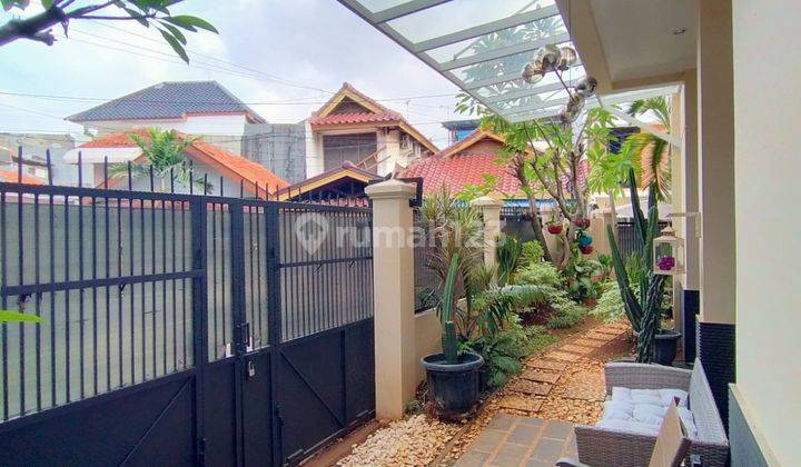 Rumah Hook Depan Taman Di Tebet Timur Dalam Dekat Eco Park 2