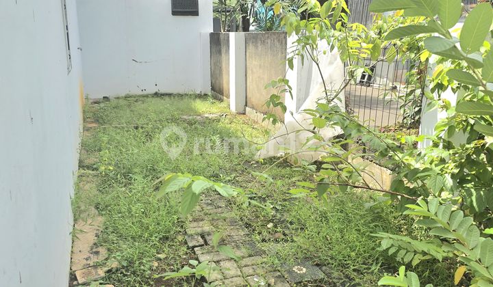 Ready-to-Live House with Spacious Land in Graha Bintaro Jaya Near Parigi Toll Road 2