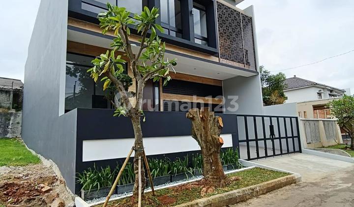 Rumah Siap Huni di Mertilang Bintaro Jaya Sektor 9 dengan Swimming Pool 2