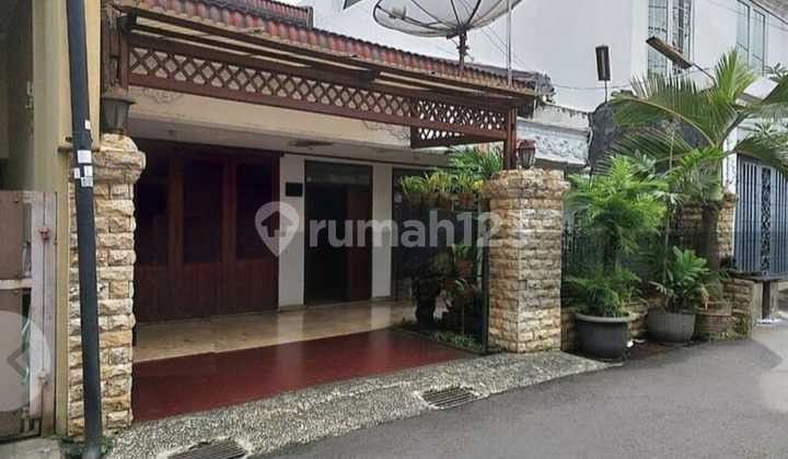 Well-Maintained Old House in Radio Dalam, South Jakarta