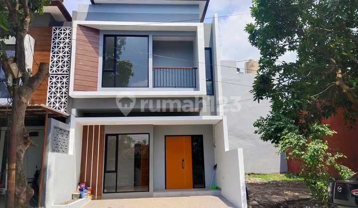 Affordable Ready-to-Live House in Bintaro Jaya Near Parigi Toll Road 2