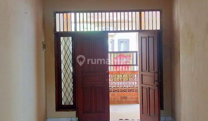 Dijual Rumah 2Lt.  Semi Furnished Lokasi Tengah Kota Jakarta 2