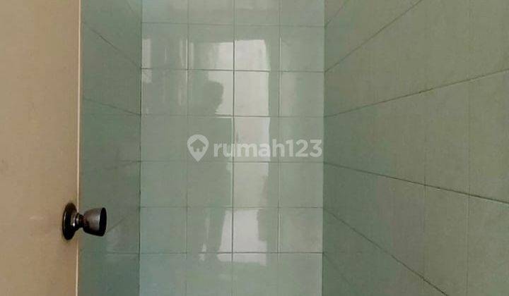 Dijual Rumah 2Lt.  Semi Furnished Lokasi Tengah Kota Jakarta 2