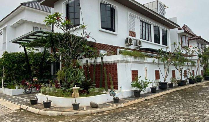 Jual Cepat Rumah Cantik Industrial 2lt Siap Huni Lokasi Strategis 1