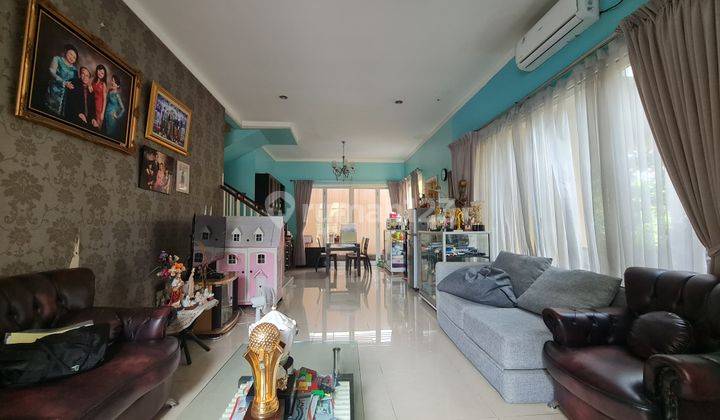 Dijual Rumah Hook Siap Huni Taman Luas dan Cantik Lokasi Bintaro 2