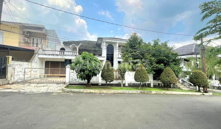Rumah Hoek Butuh Minim Renovasi 2 Lantai SHM di Cinere Rumah Hoek Butuh Minim Renovasi 2 Lantai SHM di Cinere