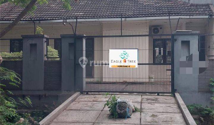 Rumah bagus, 1 1/4lt unfurnished, SHM di daerah Pondok Indah 1