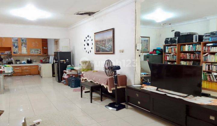  Rumah Hook/Kuldesak Semi Furnished SHM di Cibubur, Kota Wisata 2