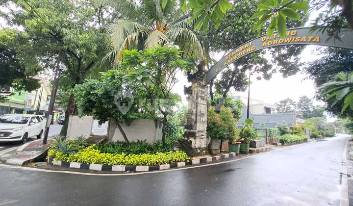 Kavling Komersil Pinggir Jalan Siap Bangun di Pesanggrahan SHM Kavling Komersil Pinggir Jalan Siap Bangun di Pesanggrahan SHM