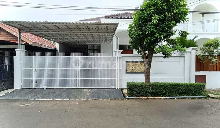 Rumah Bagus dan Terawat 2 Lantai Full Granit di Sektor 2 Bintaro Rumah Bagus dan Terawat 2 Lantai Full Granit di Sektor 2 Bintaro