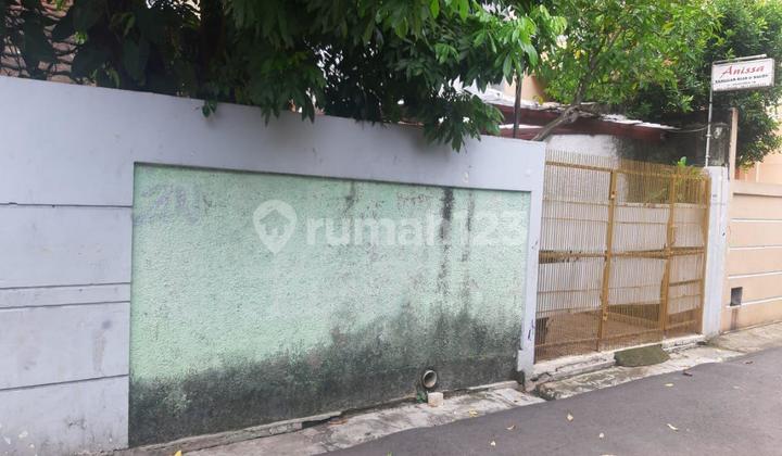 Rumah Kost Masih Aktif Kondisi Full 8 Kamar di Radio Dalam