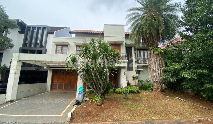 Rumah Depan Taman Dekat Dengan Pintu Toll di Sektor 9 Bintaro