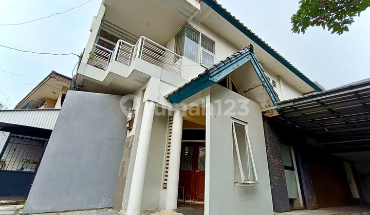 Rumah Luas Lingkungan Nyaman di Bintaro Jakarta Selatan