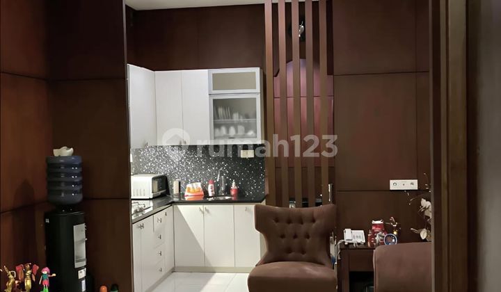 Ruko Aktif 3 Lantai Lokasi Pinggir Jalan di Bintaro Jakarta Selatan 2