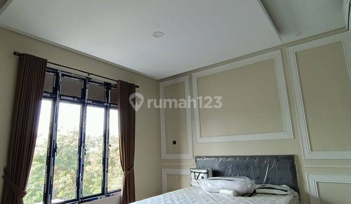 Rumah 3 Lantai Full Furnished Dalam Cluster di Bsd  2