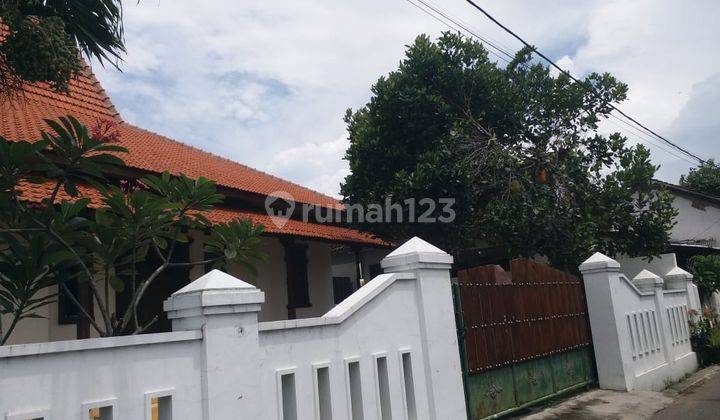 Rumah Dengan Tanah Luas Dekat Sekolah di Madiun Jawa Timur 2