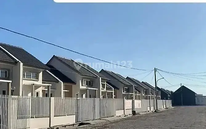 Angsuran 2.3 JT an saja perbulan Nol Raya OERR Rungkut Modern  3