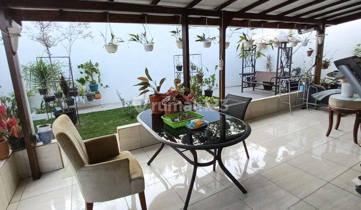 4 Lantai Bagus Sekali Semi Furnished di Dago Pakar, Bandung 1