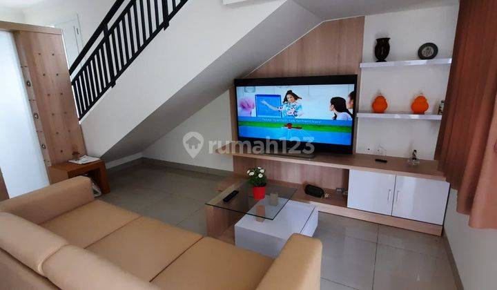 Disewakan Rumah Hoek Amanda Summarecon Bandung 2