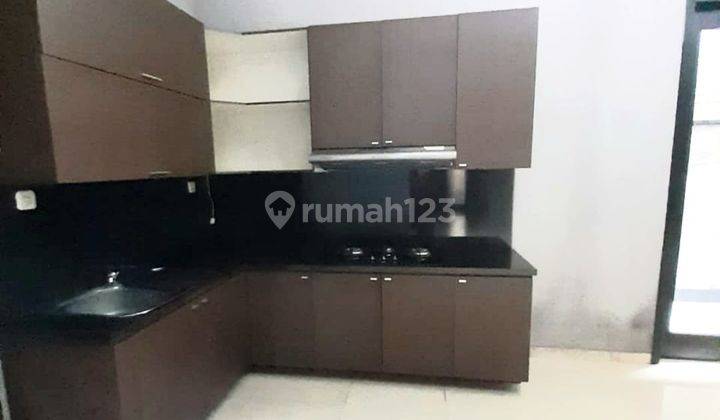 Rumah 2 Lantai Singgasana Bandung Semi Furnished Shm Bagus  1